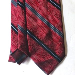 VINTAGE Wemlon By Wembley 100% Polyester Multi-Color Striped Men's Neck Tie